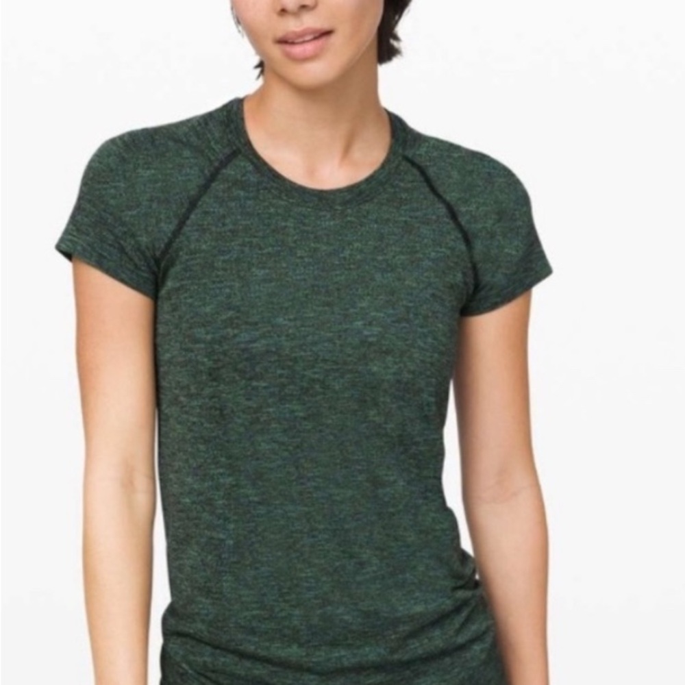 Lululemon Swiftly size 6 Green with black, short sleeves